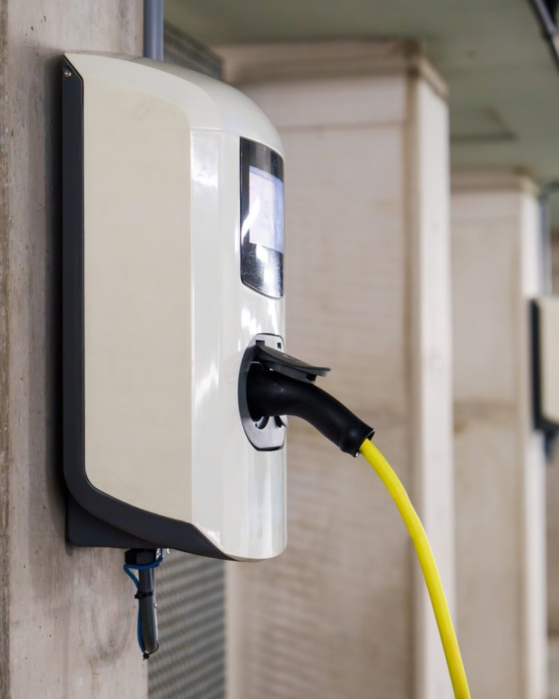 recharging-electric-cars-at-the-charging-station-i-2026-03-16-06-20-52-utc (Large)
